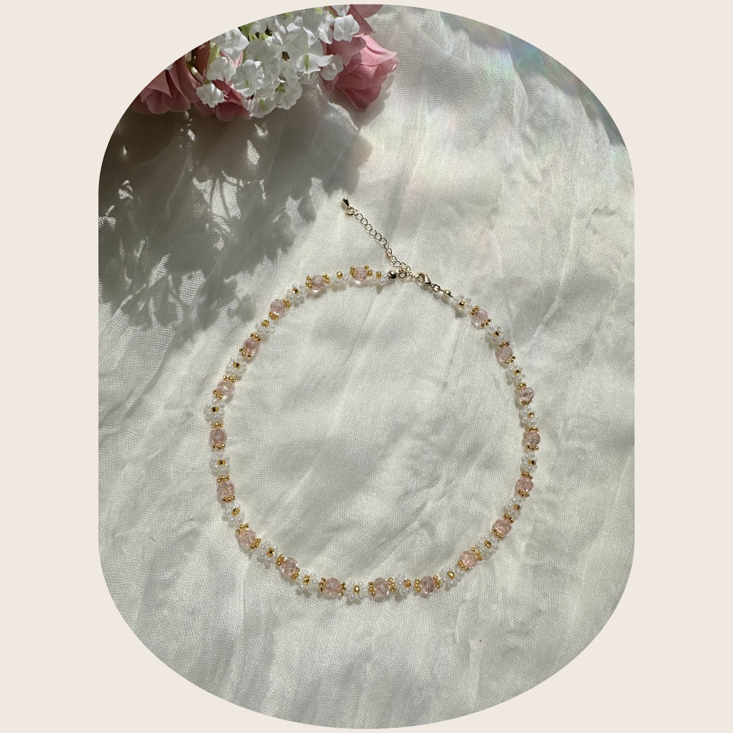 Collar de pétalos acogedores