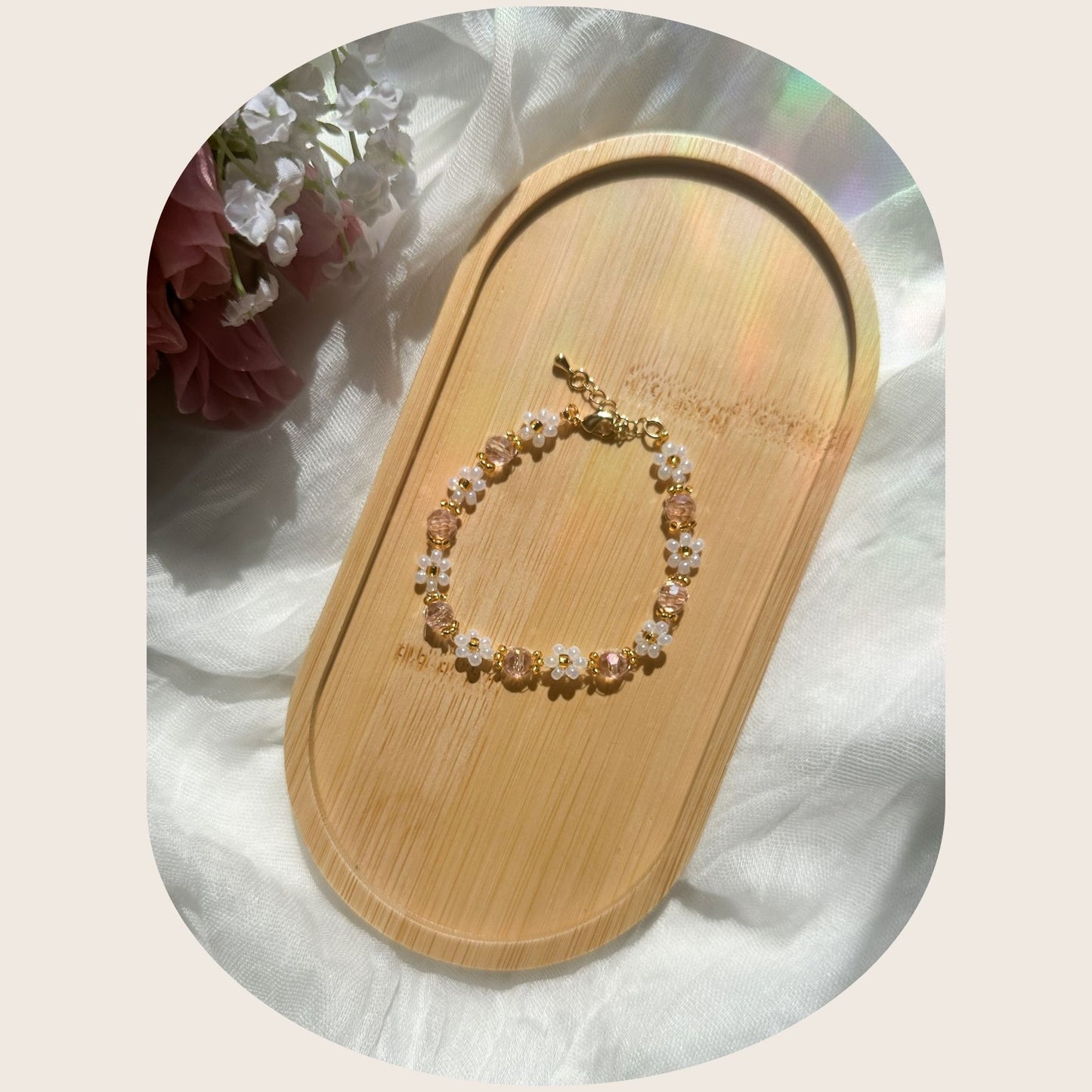Pulsera de pétalos acogedores