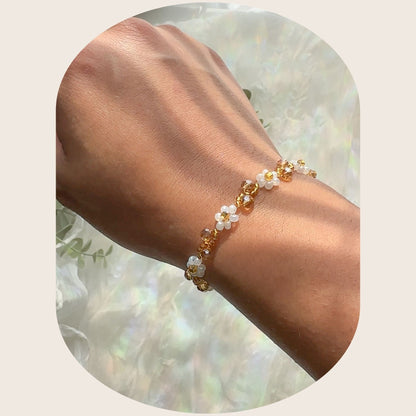 Pulsera de pétalos acogedores