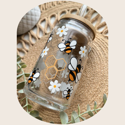 Taza de abejas y margaritas
