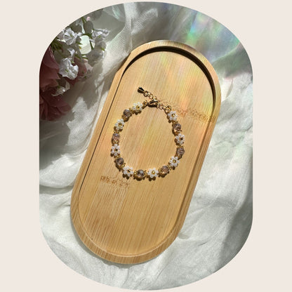 Pulsera de pétalos acogedores