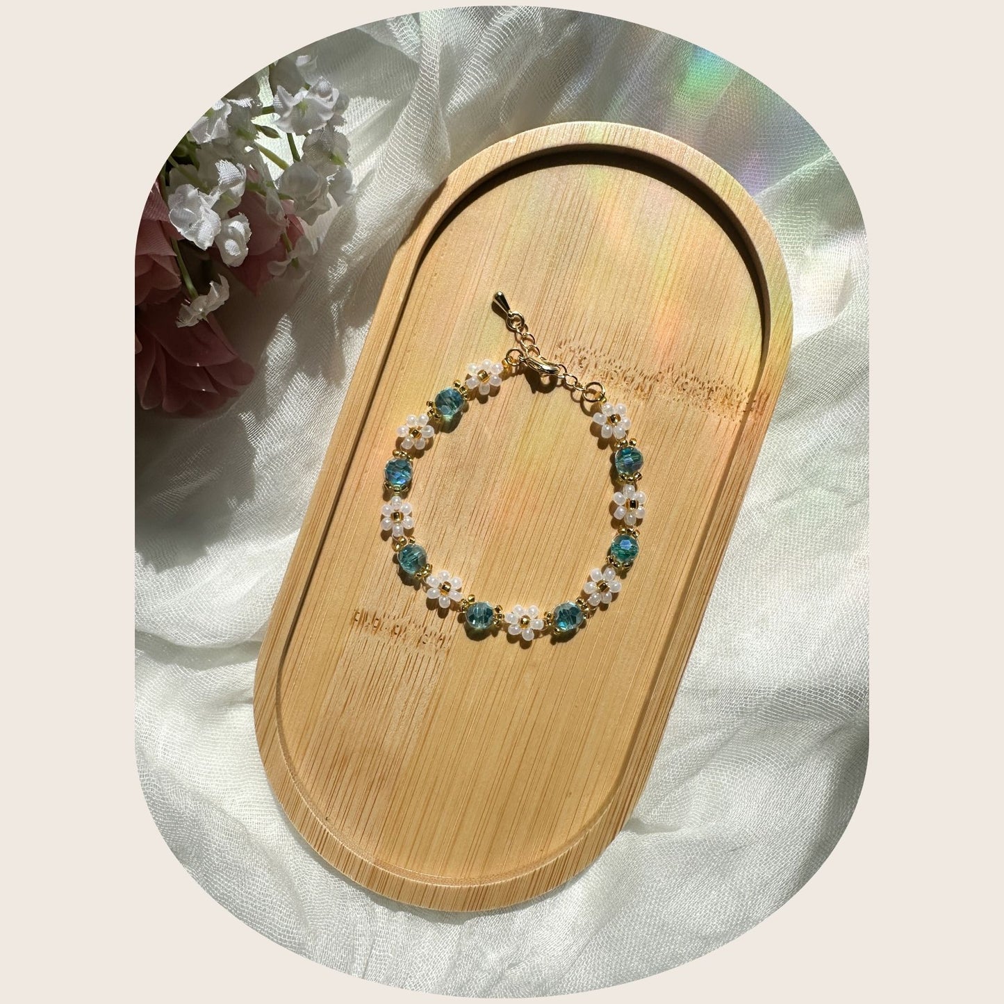 Pulsera de pétalos acogedores
